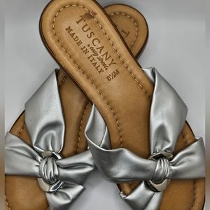 Tuscany by Easy Street Low Wedge Silver Metallic Slip on Sandals SZ 8-1/2M